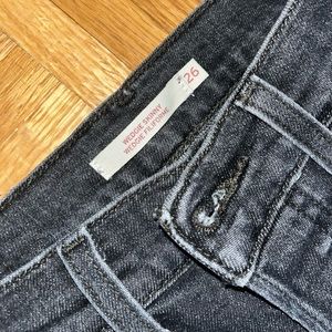 GREY LEVI’S WOMENS WEDGIE SKINNY JEANS